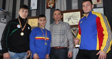 Stire din Sport : Aprilie, luna medaliilor