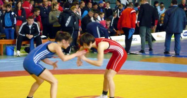 Stire din Sport : Lupte, rugby și fotbal, în week-end, la Mangalia