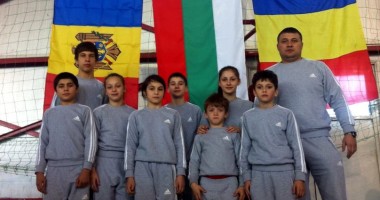 Stire din Sport : Luptătorii din Mangalia, demonstrație  de forță la turneul internațional de la Beclean