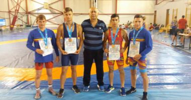 Stire din Sport : Doi luptători de la CS Farul, campioni naționali