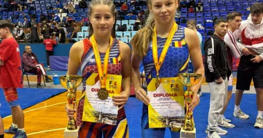 Stire din Sport : Verișoarele Diana și Alexandra Voiculescu de la CSM Constanța încep anul cu gânduri mari