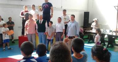 Stire din Sport : CSS Mangalia a dominat Memorialul "Ioan Dima" la lupte libere