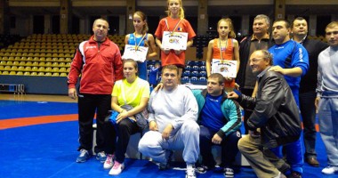 Stire din Sport : Vitrina cu trofee a luptelor constănțene strălucește de aur