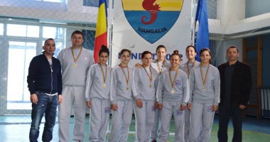 Stire din Sport : Fetele de aur: CS Mangalia, campioana României!