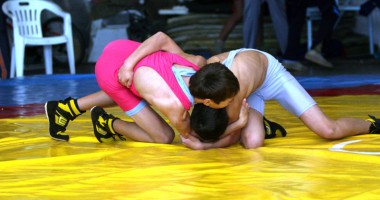 Stire din Sport : Luptători constănțeni, calificați la turneul final