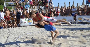 Stire din Diverse : Cupa Callatis la lupte, pe plaja "Laguna" din Mangalia