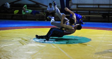 Stire din Sport : Luptătorul Iulian Grăjdan, vicecampion al internaționalelor Greciei