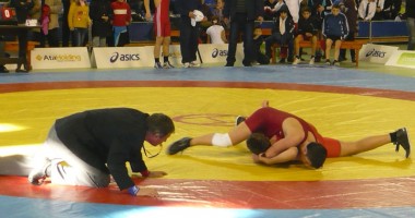 Stire din Sport : Luptătorii au făcut spectacol la Cupa Fulgilor de Nea. GALERIE FOTO
