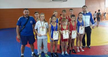 Stire din Sport : Lupte: Sportivii Mangaliei, pe podium la Memorialul "Florin Iordache"