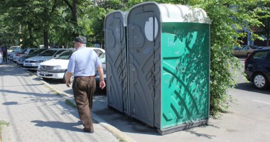 Stire din Eveniment : Macabru: Cadavrul unui prunc, aruncat într-o toaletă publică!