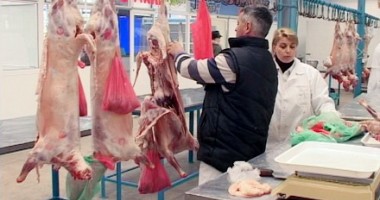 Stire din Economie : Comisarii Gărzii Financiare au "colindat" o măcelărie din Piața Griviței