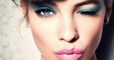 Stire din Life and Style : Ce conține o trusă de machiaj completă
