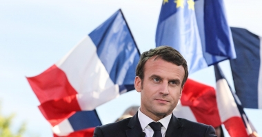Popularitatea lui Macron scade puternic