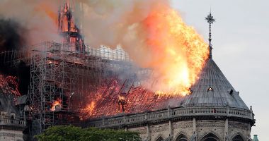Stire din Actualitate : Macron promite reconstruirea Catedralei Notre-Dame în termen de cinci ani