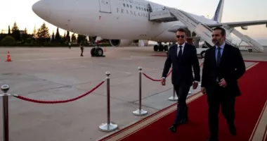 Două explozii în apropierea hotelului unde a fost cazat Emmanuel Macron