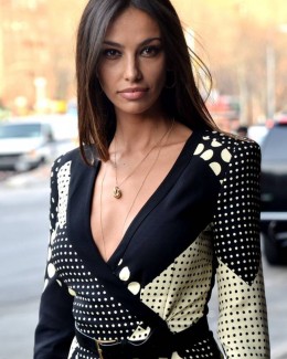 Stire din Monden : Mădălina Ghenea: "Acum știu că iubirea a doi oameni în esența ei ultimă e taina lor"