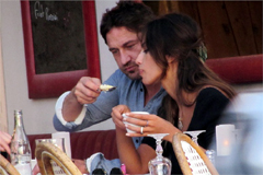 Stire din Monden : Iubitul Mădălinei Ghenea, Gerard Butler, înnebunit după fotbal și sex
