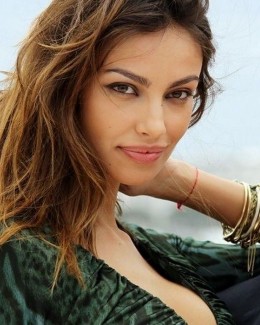 Stire din Monden : Mădălina Ghenea, gest minunat pentru copii