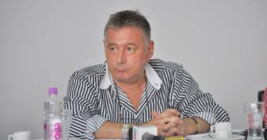 Stire din Politică-Administrație : Doi parlamentari de Constanța și-au angajat rudele la cabinetele parlamentare