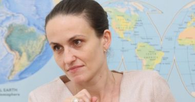 Stire din Actualitate : Ce a găsit Oana Țoiu la Externe. Ministrul s-a luat cu mâinile de cap