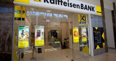 Stire din Economie : Atenție! Raiffeisen Bank întrerupe sistemul informatic. Iată când