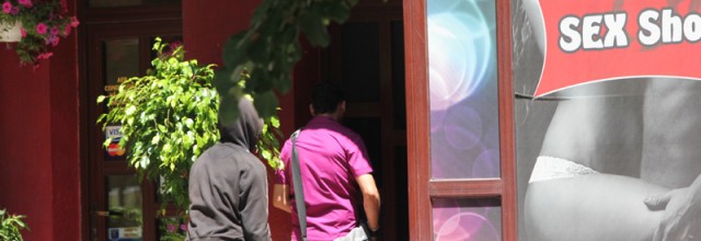 Stire din Social : VIDEO ȘI FOTO / De unde își mai cumpără constănțenii etnobotanice