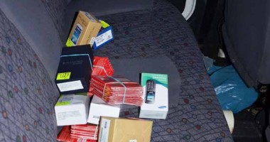 Stire din Eveniment : Magazin spart, lângă Gara Constanța. Doi dintre hoți sunt căutați