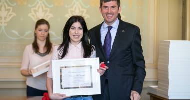 Stire din Cultură-Educație : Studentă constănțeană premiată de McDonald’s România