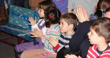 Stire din Cultură-Educație : "Magia Circului", la Teatrul "Căluțul de Mare"
