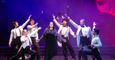 Stire din Cultură-Educație : Teatrul „Oleg Danovski” vă provoacă să ieșiți din cenușiul cotidian, cu spectacolul „Magic Swing”
