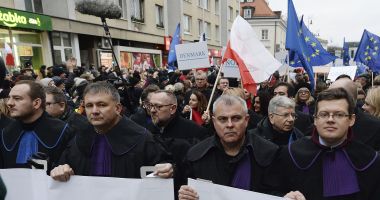 Stire din Actualitate : Magistrații au manifestat la Varșovia pentru independența justiției