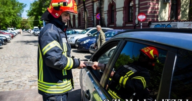 Săptămâna "M.A.I. altfel"! Polițiștii sting incendii,  iar pompierii dirijează traficul - 2