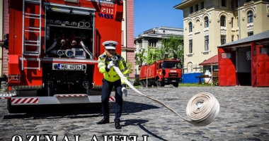 Săptămâna "M.A.I. altfel"! Polițiștii sting incendii,  iar pompierii dirijează traficul - 4