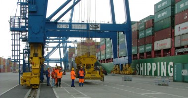 Stire din Economie : Mai are nevoie portul Constanța de un nou terminal de containere?