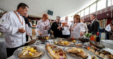 Măiestrie culinară și culoare la Festivalul Peștelui și al Fructelor de Mare
