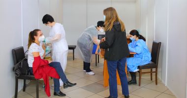 Mai mulţi bani pentru medicii de familie care vaccinează pacienţi împotriva COOVID-19