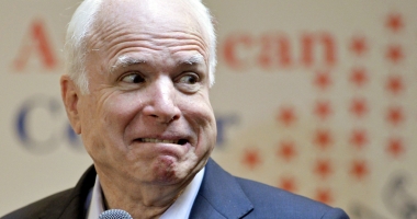 Stire din Actualitate : Maior, prima reacție după declarațiile jignitoare ale senatorului McCain la adresa României