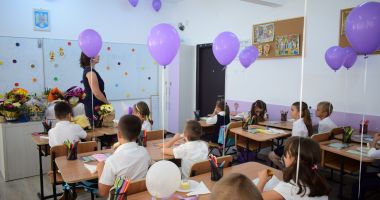 Stire din Cultură-Educație : Mai puţine vacanţe în anul şcolar următor. Cursurile încep pe 13 septembrie