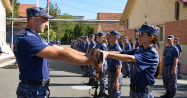 Stire din Eveniment : Ceremonie de înmânare a armamentului individual la Școala de Maiștri Militari