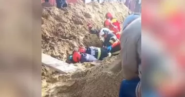 Stire din Eveniment : Tragedie pe un șantier. Un bărbat a murit strivit de un mal de pământ