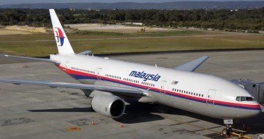 Stire din Actualitate : Malaysia examinează ipoteza teroristă după dispariția avionului Boeing 777