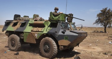 Stire din Eveniment : CSAT a aprobat trimiterea a 10 militari în Mali