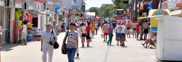 Stire din Economie : Vacanța de 1 Mai a "sufocat" litoralul