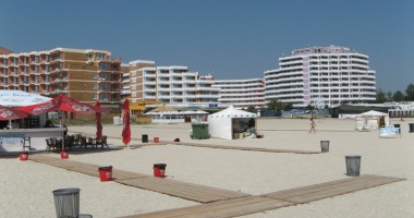 Stire din Economie : Hotelierii nu scapă de impozitul forfetar