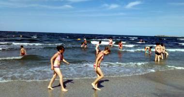 Stire din Social : Mamaia, aproape "goală" la început de sezon