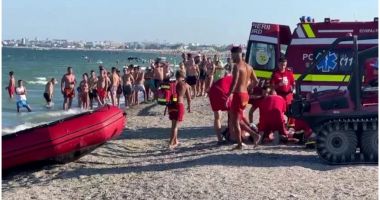Stire din Eveniment : UPDATE Persoana scoasă inconștientă din mare, la Saturn, declarată decedată