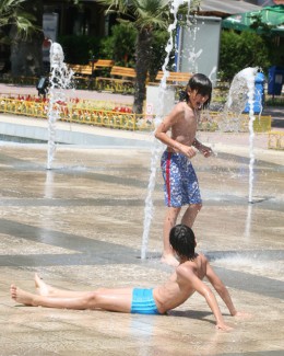 Stire din Social : Vreme însorită și maxime de 32 de grade Celsius, astăzi, la Constanța