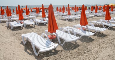 Stire din Politică-Administrație : Plajele vor fi trecute în administrația hotelierilor începând cu 2013
