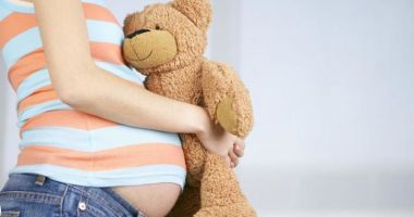 Stire din Actualitate : Caz îngrijorător. 50 de mame minore, descoperite într-o comună din România