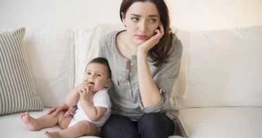 Mămici, nu cădeți pradă depresiei postpartum!